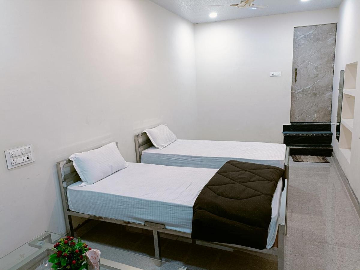 Hotel Royal Inn Satna Luaran gambar